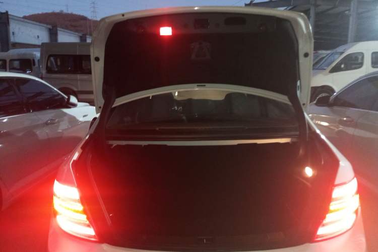 Used Mercedes-Benz C-Class 2013 C 180 Classic Grand Edition
