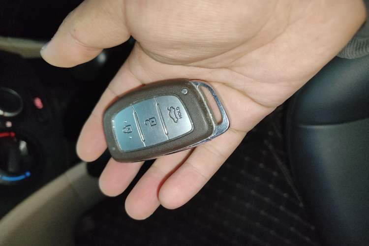 Used Hyundai Verna 2016 1.4L Automatic Leading-Edge GLX