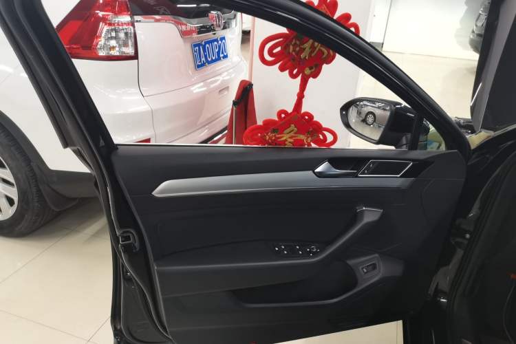 Used Volkswagen Magotan 2018 330TSI DSG Advanced Model
