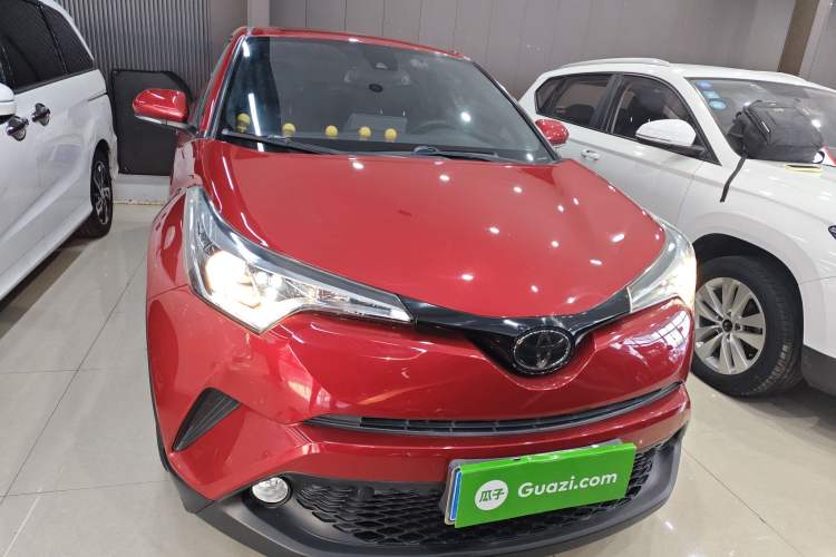 Used Toyota C-HR 2018 2.0L Leading with Sunroof China VI Standard
