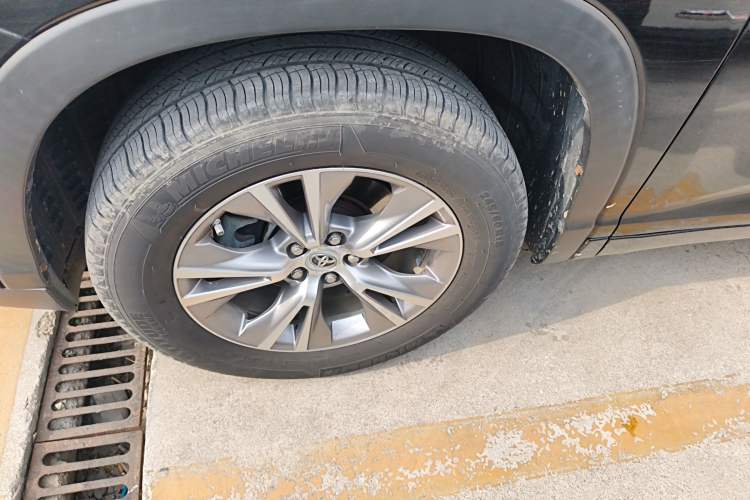 Used Toyota Highlander 2015 2.0T Two-Wheel Drive Elite Edition 7 Seats