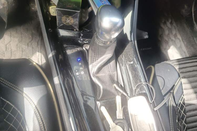 Used Toyota IZOA 2018 2.0L Yichi Version China VI Standard