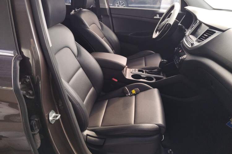 Used Hyundai Tucson 2015 1.6T Dual-Clutch Two-Wheel-Drive Smart Model
