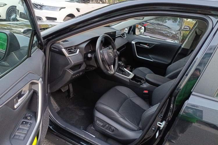 Used Toyota Wildlander 2023 2.0L CVT Four-Wheel Drive Luxury PLUS Edition
