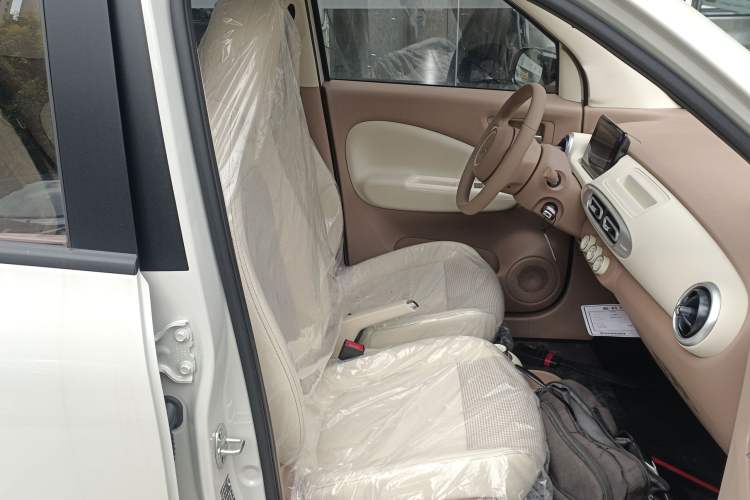 Used Wuling Hongguang MINIEV 2025 Four-Door Version Advanced Edition
