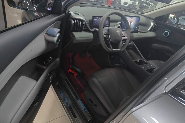 Used BYD Yuan PLUS 2025 Intelligent Driving Version 510 km Leading Edition
