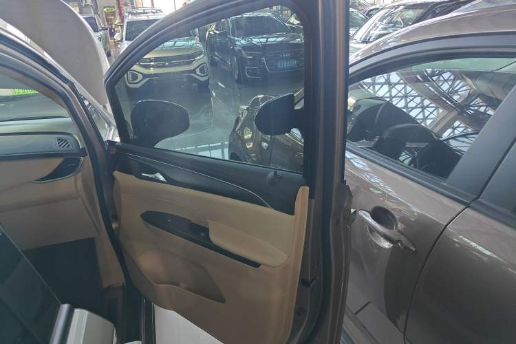 Used Buick GL8 2023 ES Lu Zun Deluxe Model
