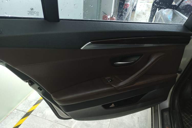 Used BMW 5 Series 2014 525Li Luxury Design Package
