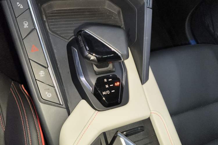 Used Lynk & Co 06 2021 1.5T Shero Pink Special Edition
