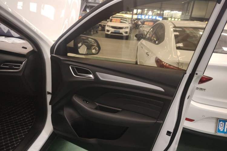 Used Roewe RX3 2020 1.6L CVT 4G Connected Ultra-Cool Flagship Edition
