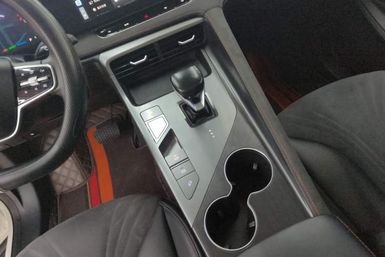 Used Roewe D5X DMH 2024 135 Tech Edition