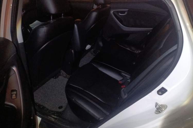 Used Hyundai Elantra 2015 1.6L Manual Leading Model
