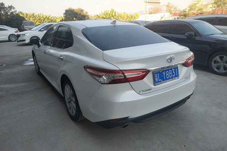 Used Toyota Camry 2021 2.0G Luxury Edition

