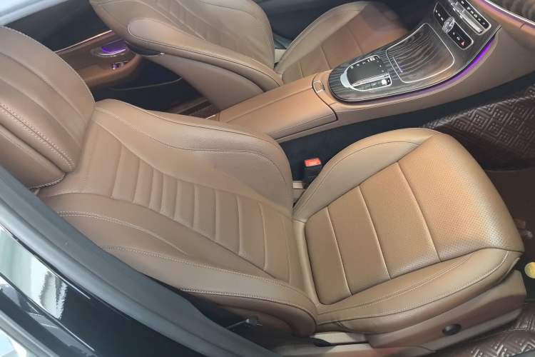 Used Mercedes-Benz E-Class 2017 E 300 L Sporty and Stylish Model
