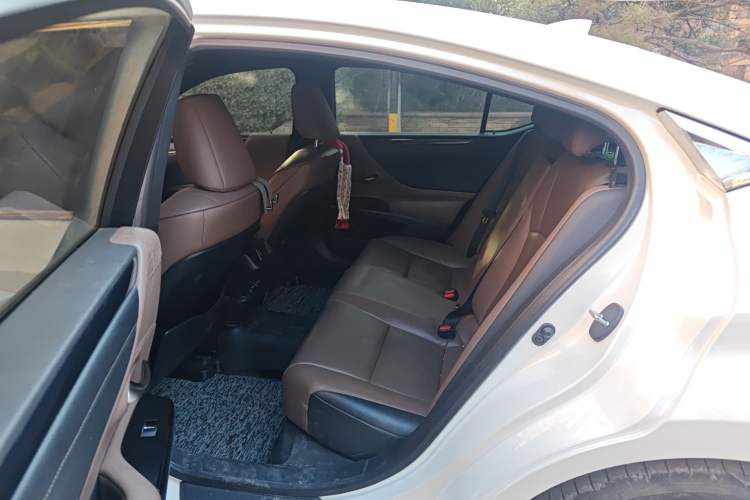 Used Lexus ES 2021 200 Excellence Edition