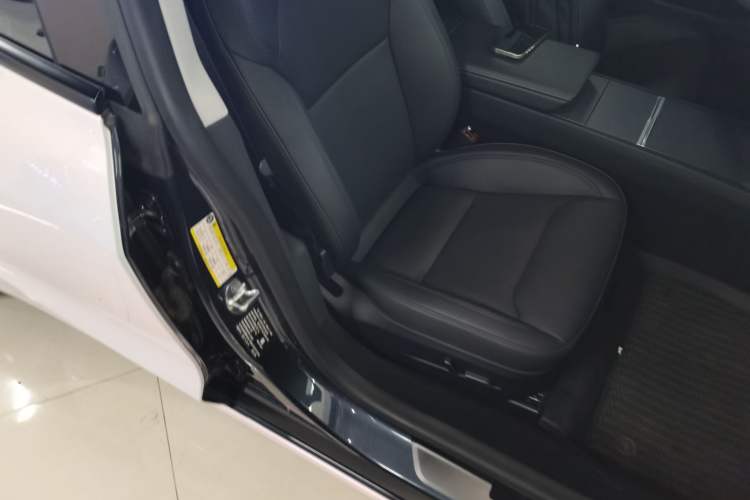 Used Tesla Model 3 2023 Rear-Wheel-Drive Version
