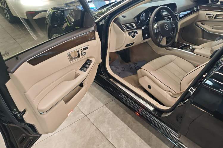 Used Mercedes-Benz E-Class 2015 Facelift E 200 L