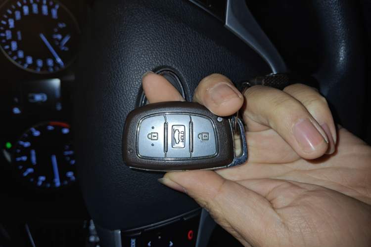 Used Hyundai Elantra 2016 1.6L Automatic ZhiXuan – Elite Version