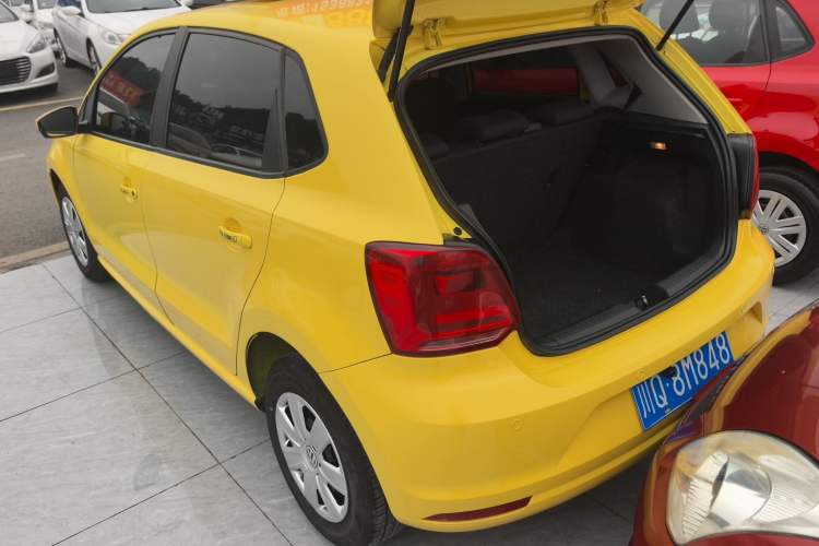 Used Volkswagen Polo 2014 1.4L Manual Fashion Edition
