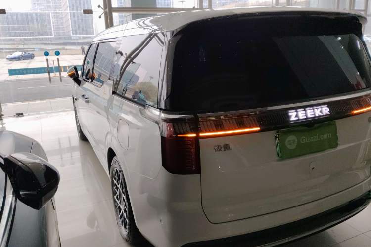 Used Zeekr 009 2024 7-Seater Aisle Version 108 kWh