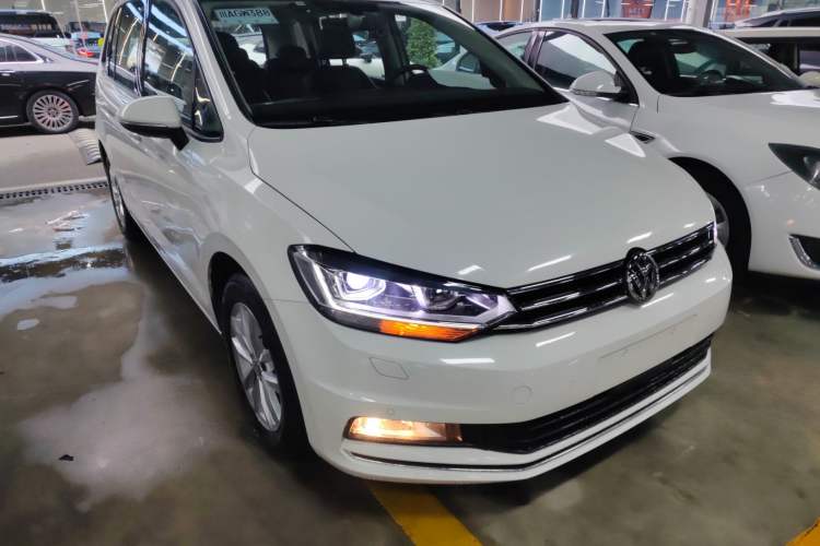 Used Volkswagen Touran 2016 Volkswagen Touran L 280TSI DSG Comfort Edition
