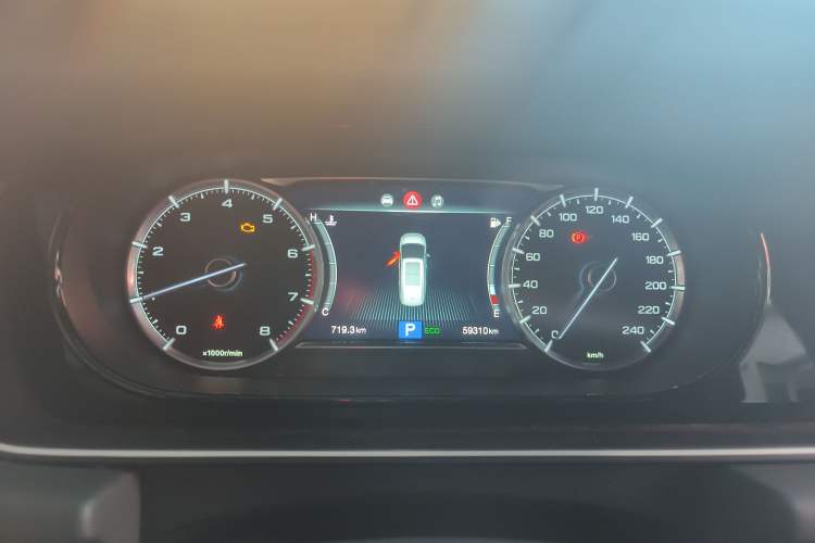 Used GAC Trumpchi M6 2021 270T DCT Luxury Edition (7 Seats)
