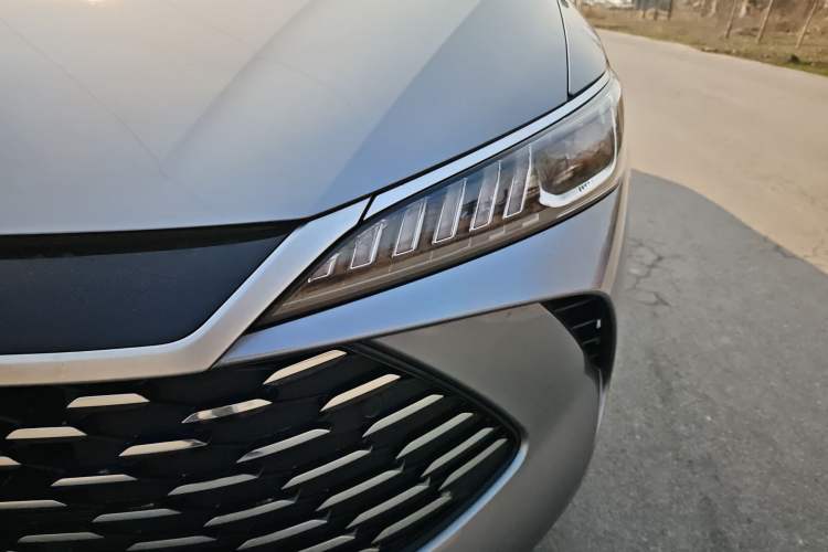 Used BYD Qin PLUS 2025 DM-i Smart Drive 120KM Superior Model
