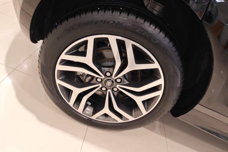 Used Land Rover Range Rover Evoque 2021 Range Rover Velar 249 PS R-Dynamic S Performance Edition
