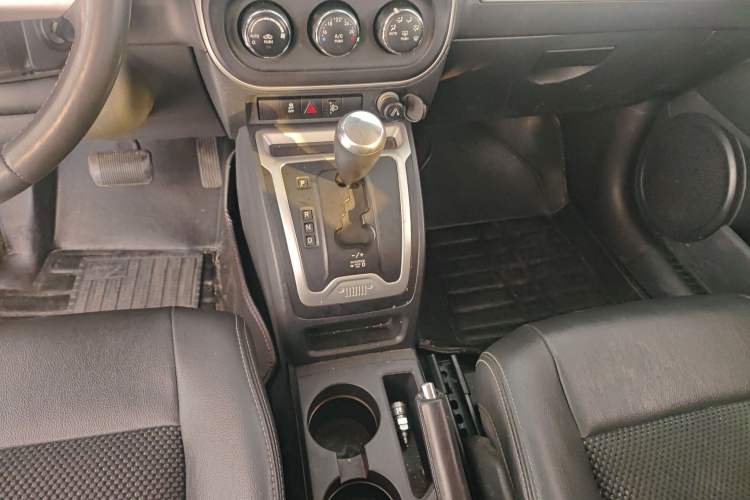 Used  Compass 2014 Revised Version 2.4L Four-Wheel Drive Comfort Edition