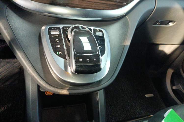 Used Mercedes-Benz V-Class 2017 V 260 Avantgarde Edition
