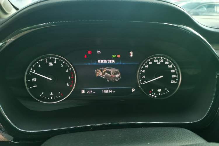 Used Buick GL8 2023 Facelifted Land Cruiser Executive Luxury Version
