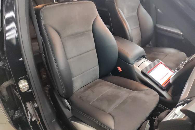 Used Mercedes-Benz R-Class 2014 R 320 4MATIC Business Model
