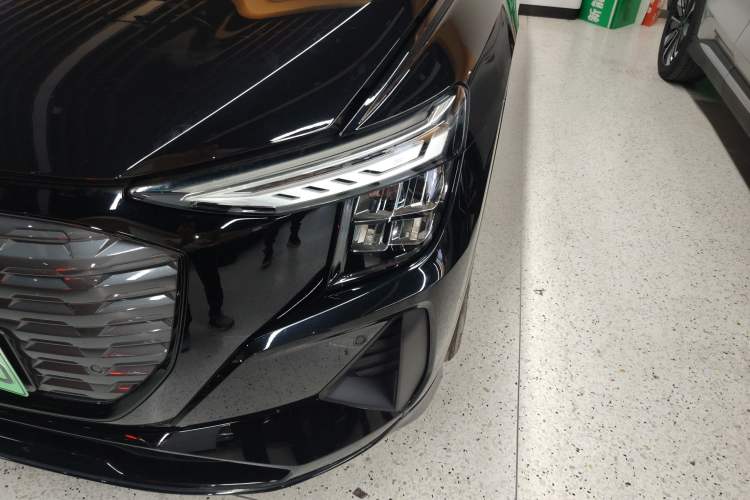 Used Audi Q5 e-tron 2023 40 e-tron Shining Edition Mecha Kit