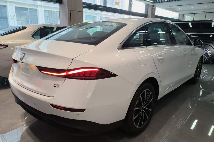 Used Roewe D7 2025 DMH 125km World Champion Edition
