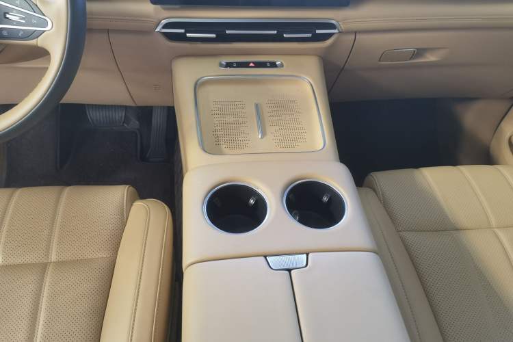 Used VOYAH Dream 2025 PHEV Four-Wheel-Drive Flagship Version – Qiankun Edition