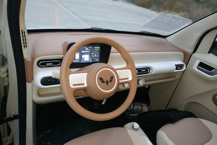 Used Wuling Hongguang MINIEV 2024 3rd Generation 215km Youth Edition
