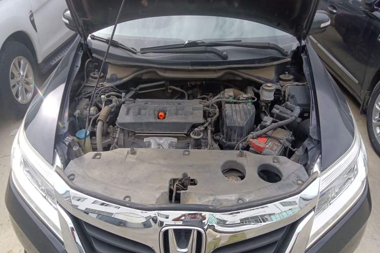 Used Honda Crider 2013 1.8L automatic luxury edition
