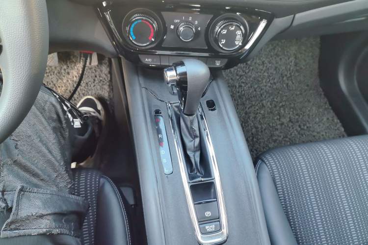 Used Honda Vezel 2015 1.8L CVT 2WD Elite Model