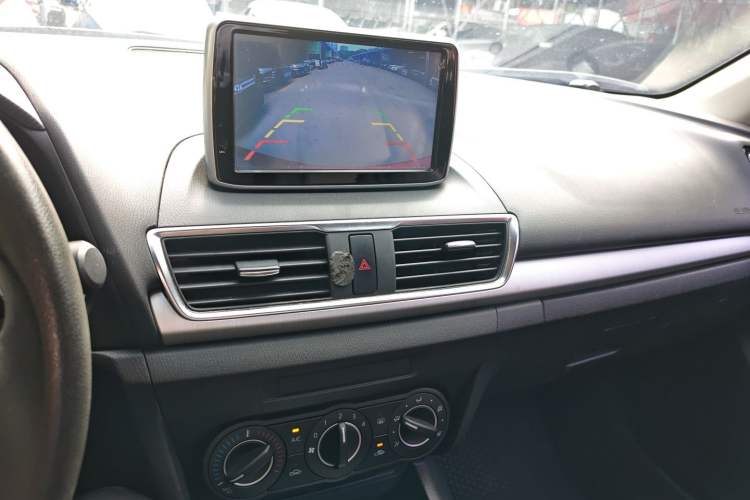 Used Mazda Mazda 3 Axela 2016 Sedan 1.5L Automatic Comfort Model