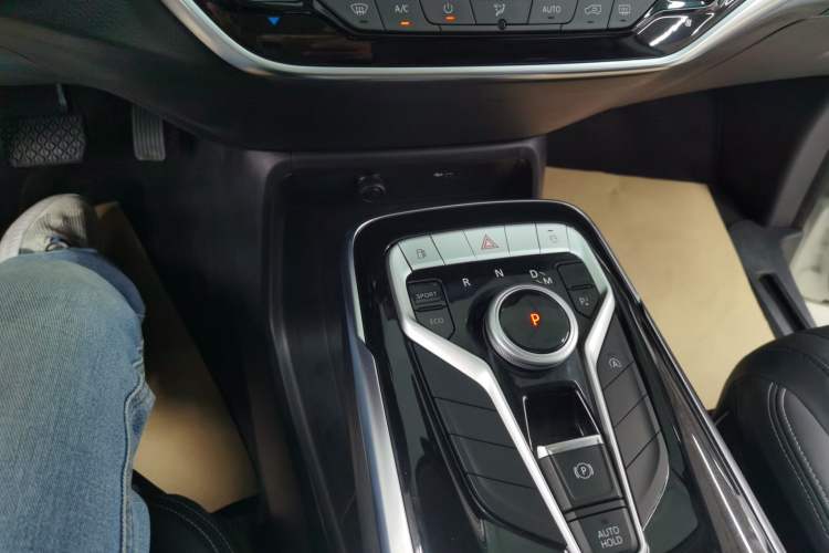 Used SAIC MAXUS G20 2021 Facelifted PLUS 2.0T Gasoline Automatic Luxury Edition
