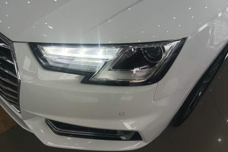 Used Audi A4L 2019 40 TFSI Ambition Version China V
