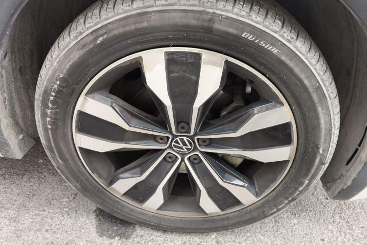 Used Volkswagen Tiguan L 2022 330TSI Automatic Two-Wheel Drive R-Line Enhanced Edition
