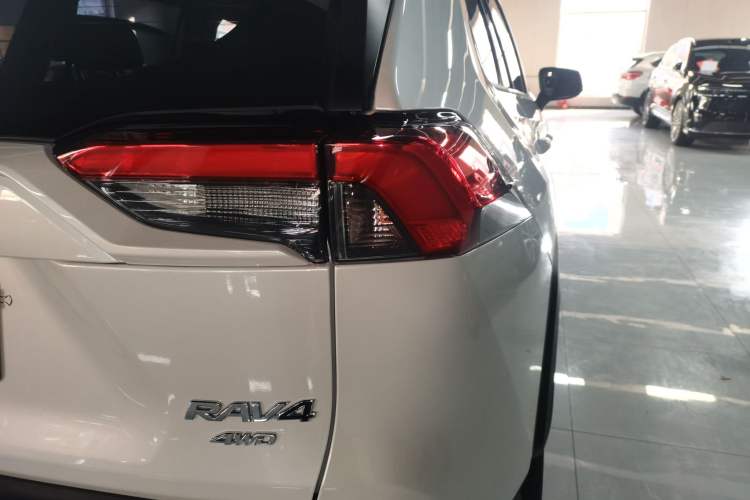 Used Toyota RAV4 2021 2.0L CVT 4x4 Style PLUS Edition
