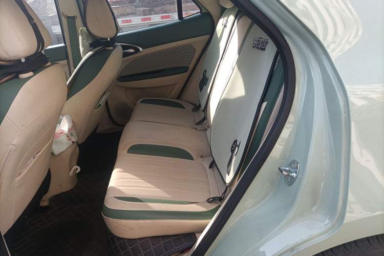 Used ORA Good Cat 2023 401 km Standard Range Luxury Version Lithium Iron Phosphate