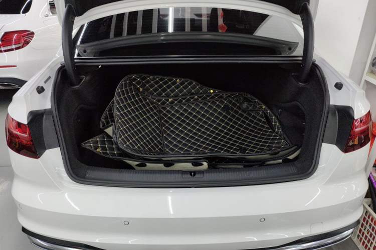 Used Audi A4L 2020 40 TFSI Fashionable and Elegant Model
