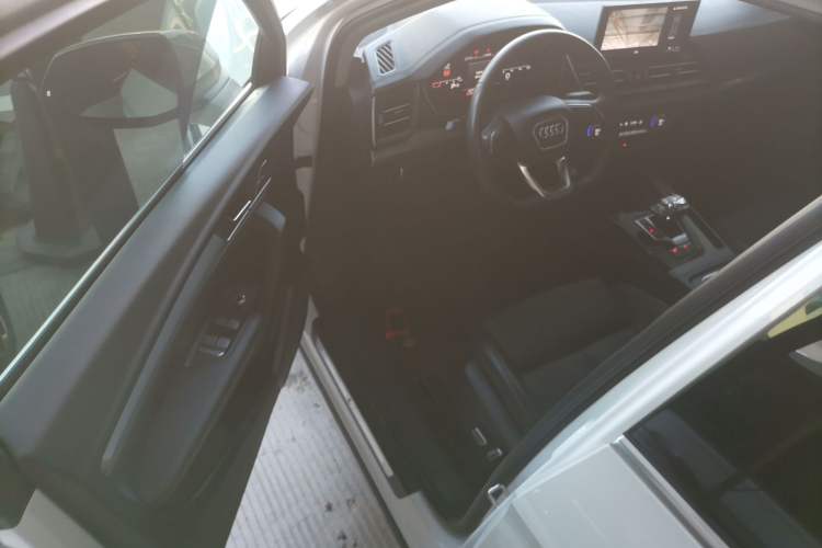 Used Audi Q5L 2023 40T Fashionable and Dynamic Edition
