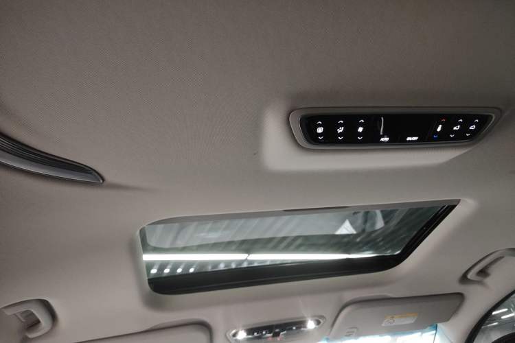 Used SAIC MAXUS G90 2022 2.0T Interstellar Flagship Edition