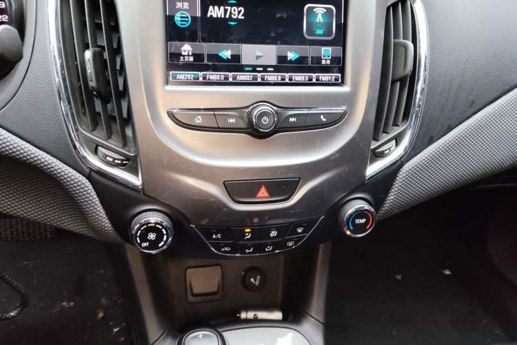 Used Chevrolet Cruze 2017 1.5L Automatic Pioneer Sunroof Edition