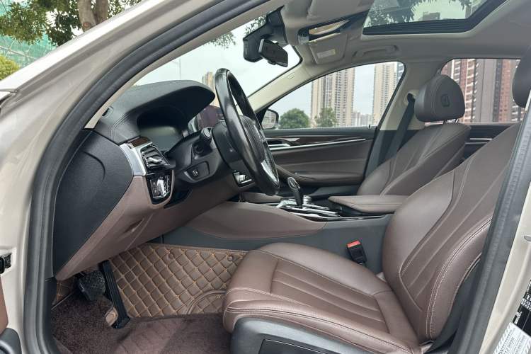 Used BMW 5 Series 2019 525Li Luxury Package
