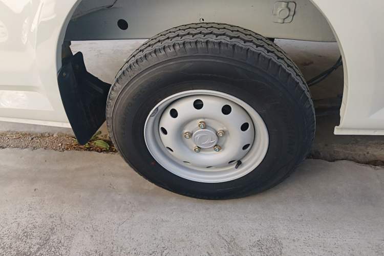 Used Dongfeng Yufeng EM27 2024 EM27L Eves Power 41.86 kWh